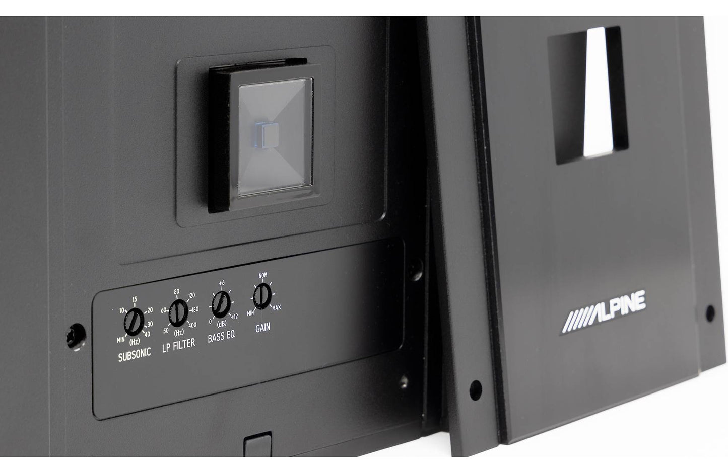 Alpine HDA-M80 Status Series mono subwoofer amp (800w RMS at 2 ohms)