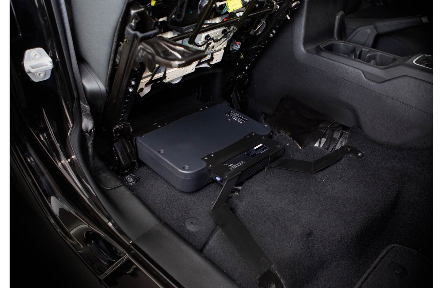 Alpine PSS-23WRA2 Direct-fit powered audio upgrade package (select 2018-up Jeep Wrangler Unlimited JL)