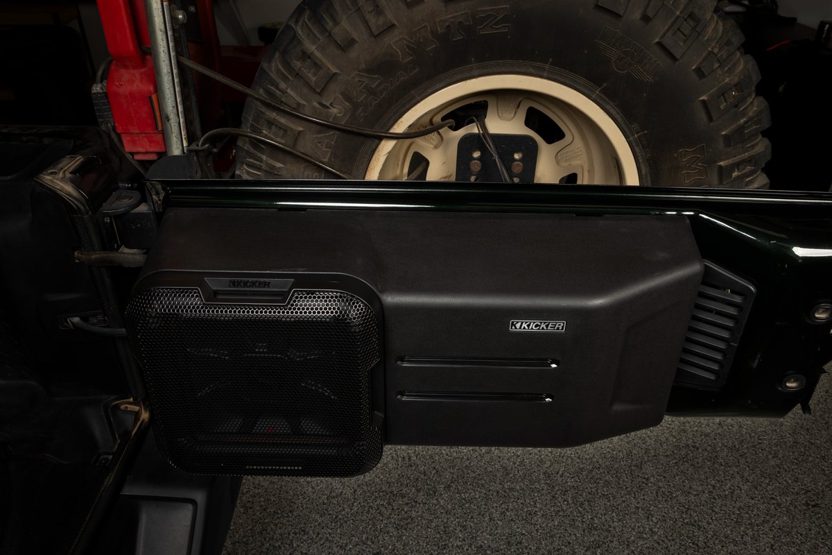 Kicker L7T 51KJPL7T122 12" Tailgate-Mount Loaded Subwoofer Enclosure 2Ω for Jeep Wrangler JK/JL
