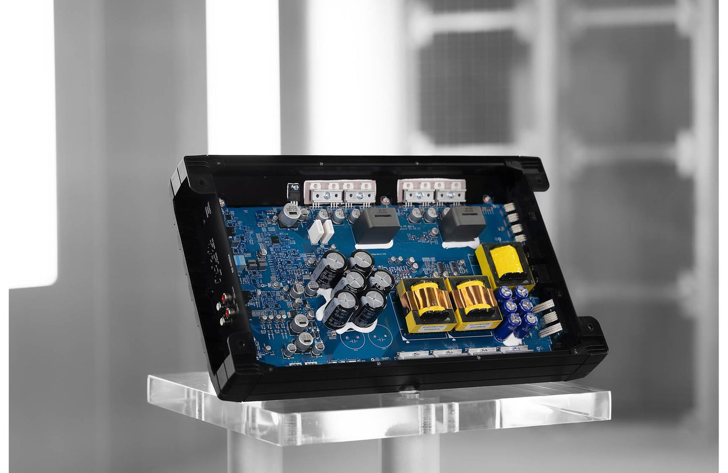 Alpine S2-A120M S-Series mono subwoofer amplifier (1200w RMS x 1 at 2ohms)