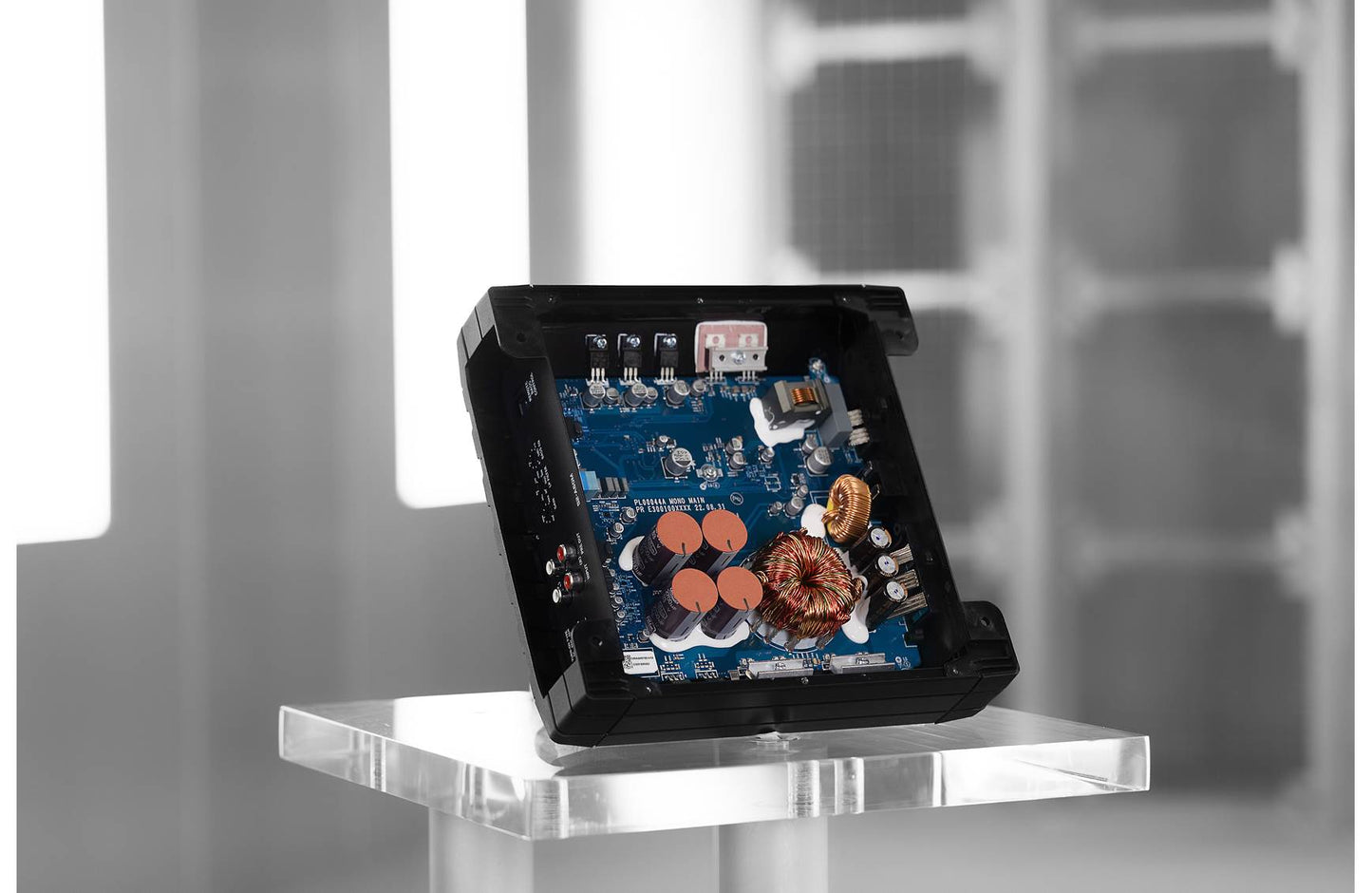 Alpine S2-A60M S-Series mono subwoofer amplifier (600w RMS x 1 at 2ohms)